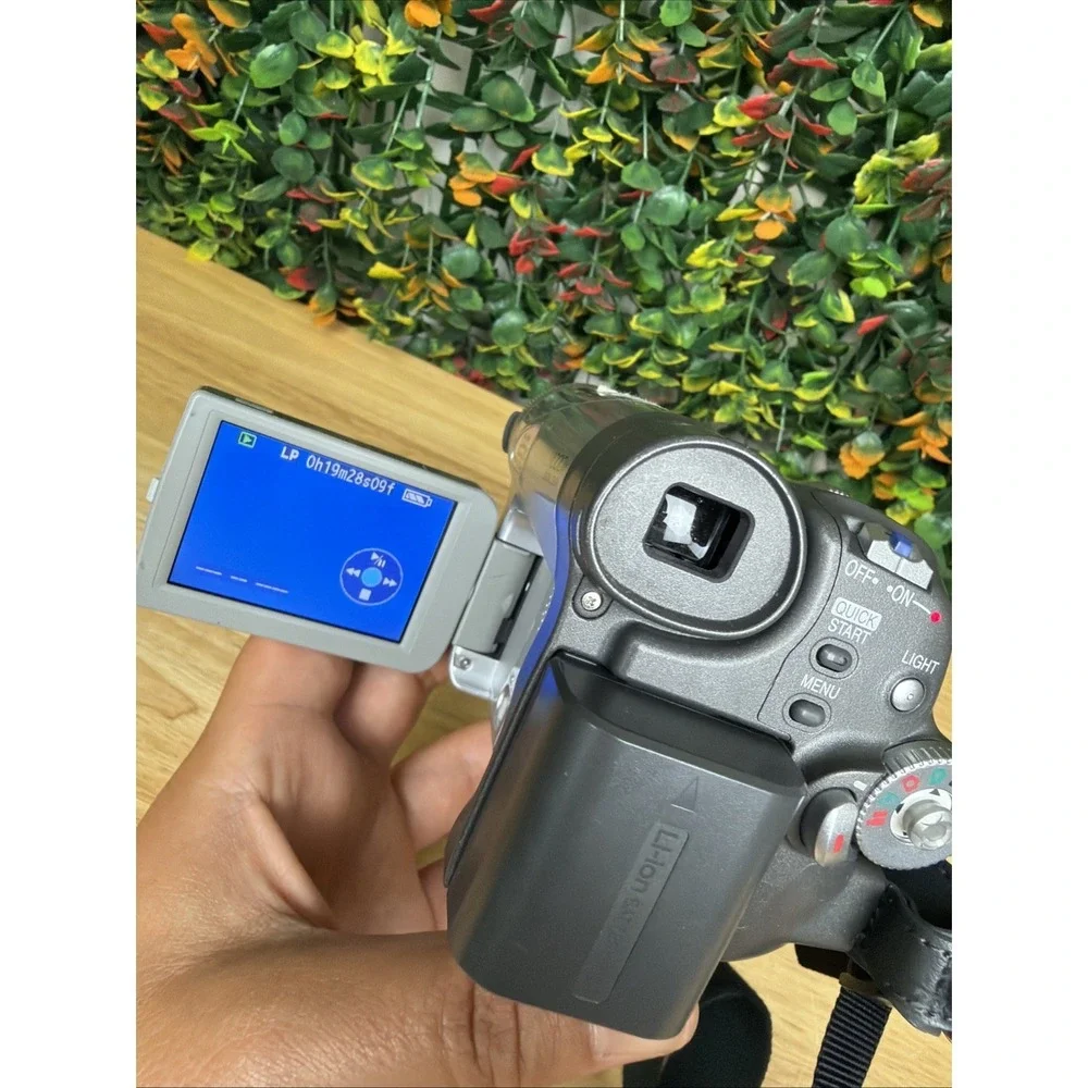 Panasonic PV-GS31‎ MiniDV Camcorder 26x Zoom Record & Playback Charger (TESTED)